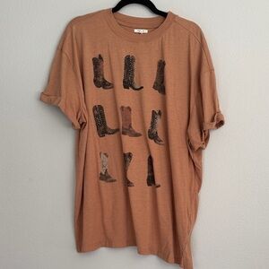 Maurices Brown Short Sleeve Tee with Boot Print